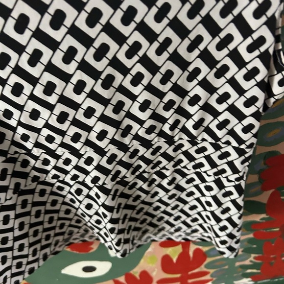 HOST PICK Cleo petites top size medium - Picture 6 of 16